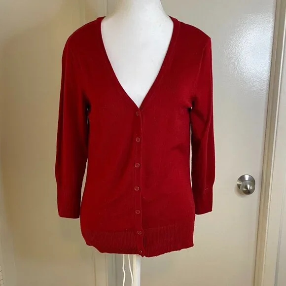 ❤️ Classic Red V-Neck Button-Up Cardigan - Size L - Picture 1 of 7
